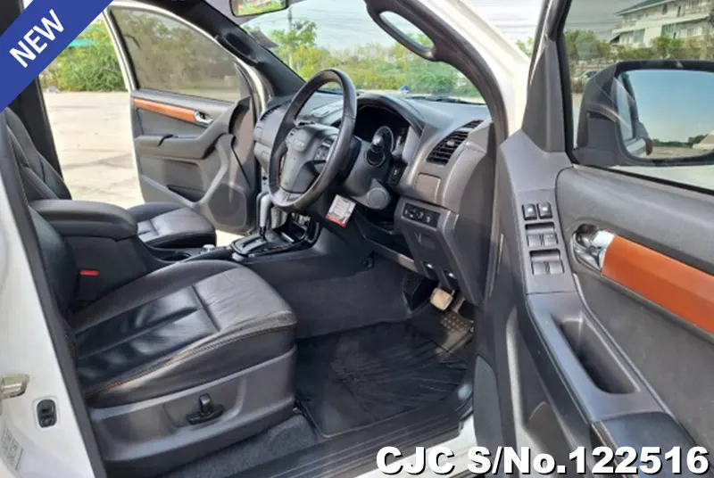 Isuzu D-Max in White for Sale Image 6