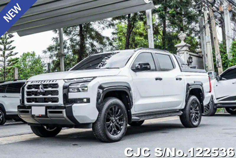 Mitsubishi Triton in White for Sale Image 3