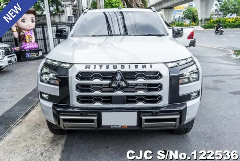 Mitsubishi Triton in White for Sale Image 4