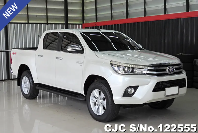 Toyota Hilux in White for Sale Image 0