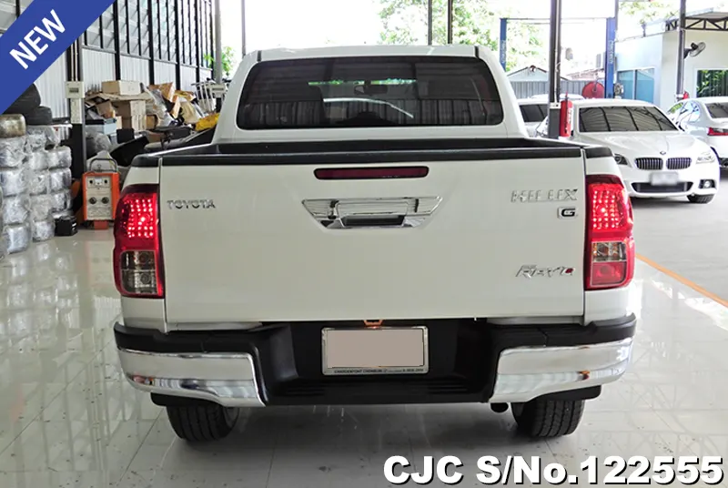 Toyota Hilux in White for Sale Image 3