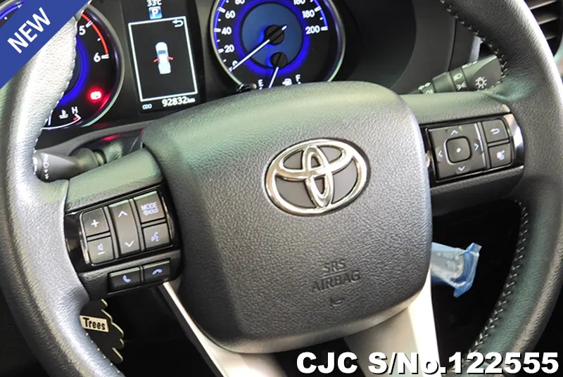 Toyota Hilux in White for Sale Image 9