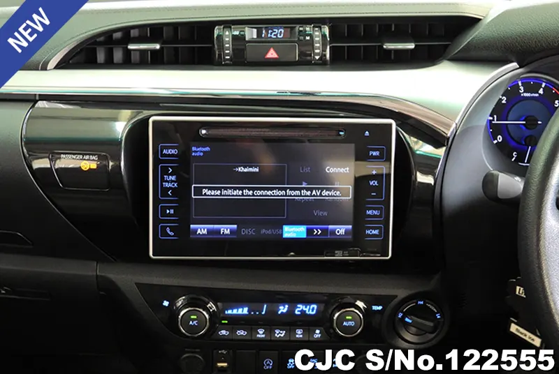 Toyota Hilux in White for Sale Image 11