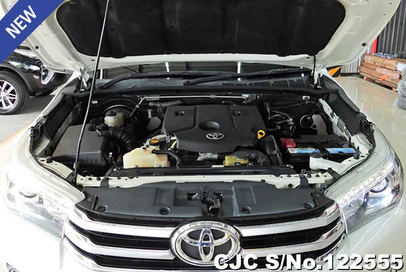 Toyota Hilux in White for Sale Image 13