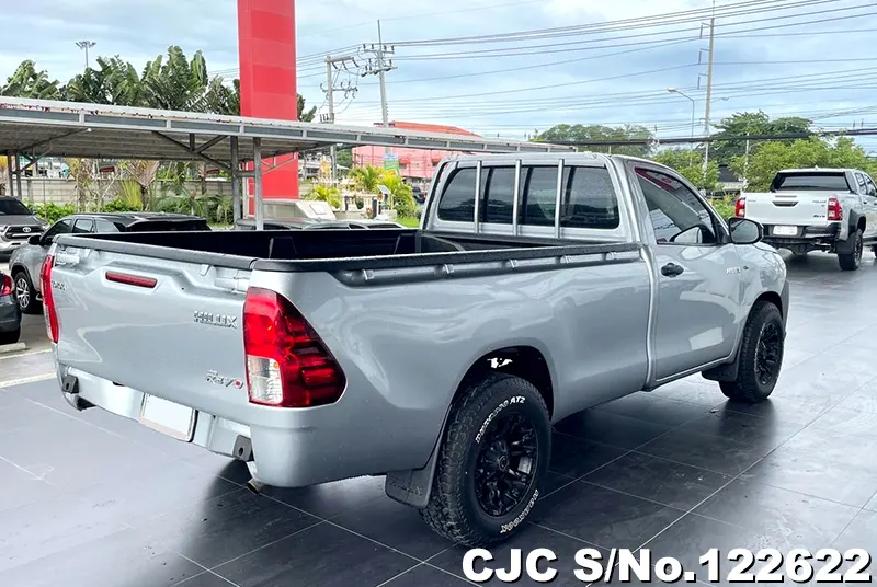 Toyota Hilux in Gray for Sale Image 2