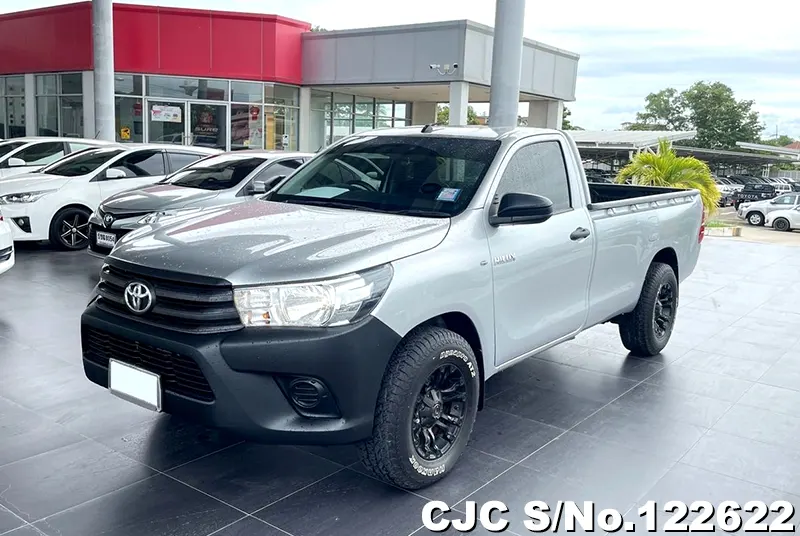 Toyota Hilux in Gray for Sale Image 3