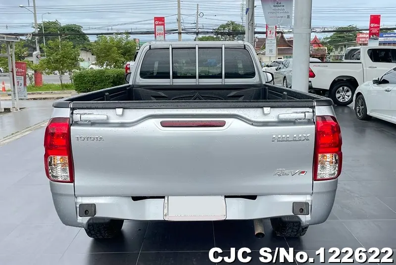 Toyota Hilux in Gray for Sale Image 6