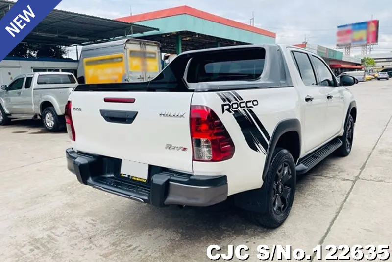 Toyota Hilux in White for Sale Image 2