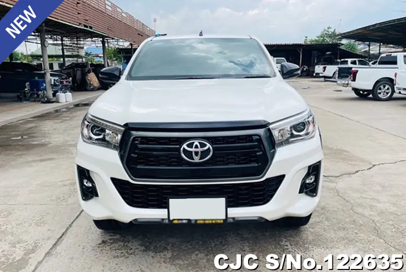 Toyota Hilux in White for Sale Image 4