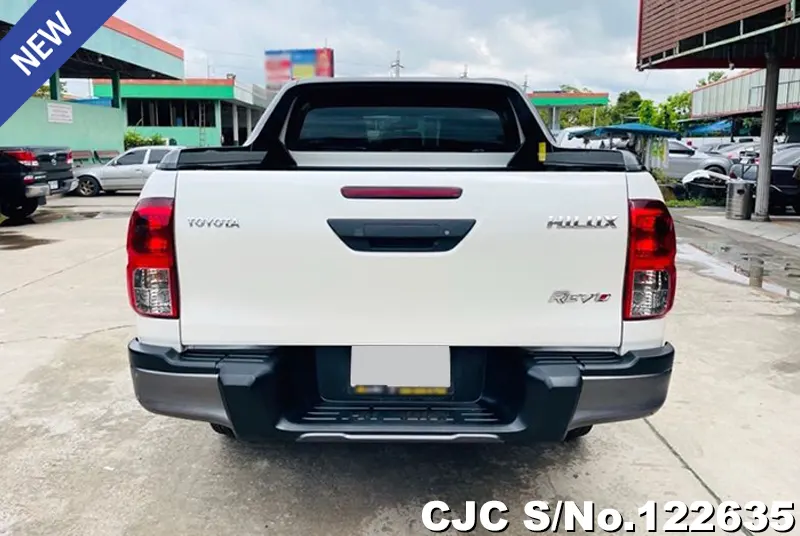 Toyota Hilux in White for Sale Image 5