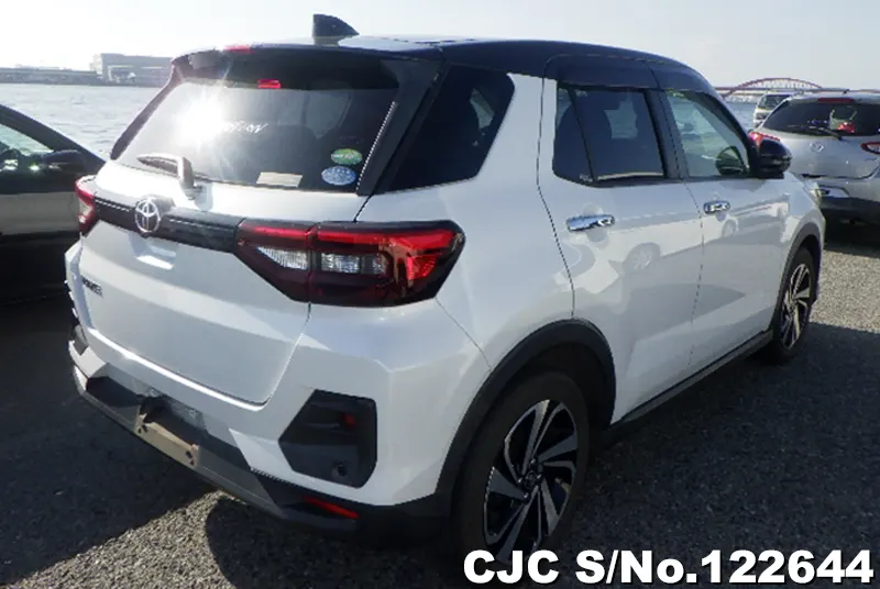 Toyota Raize in White for Sale Image 2