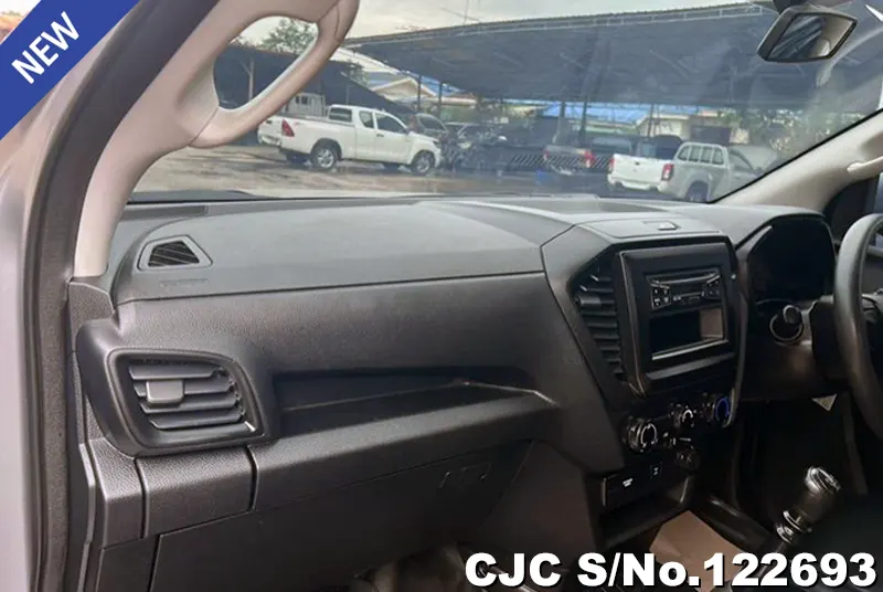 Isuzu D-Max in Gray for Sale Image 7