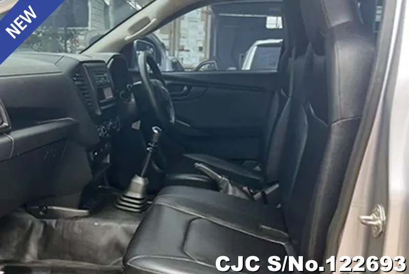 Isuzu D-Max in Gray for Sale Image 9