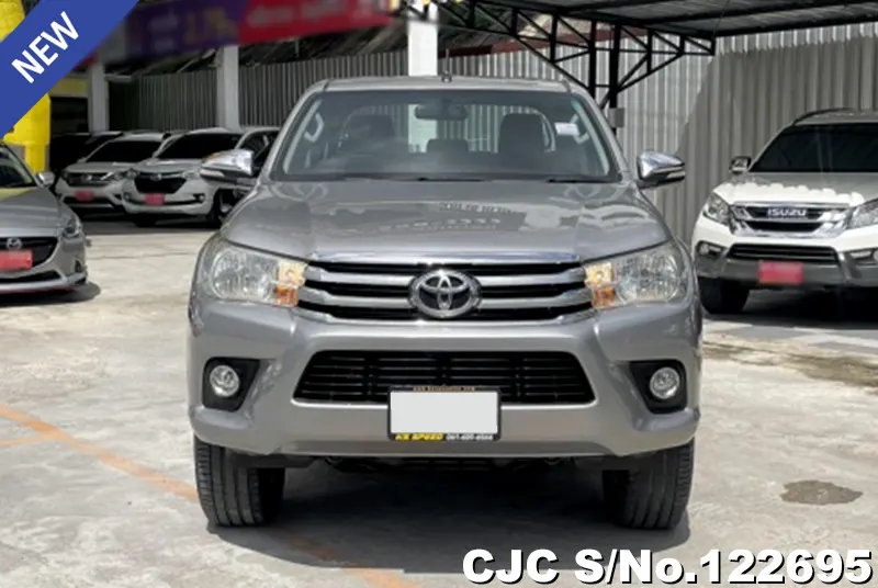Toyota Hilux in Silver for Sale Image 2