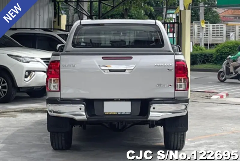 Toyota Hilux in Silver for Sale Image 3