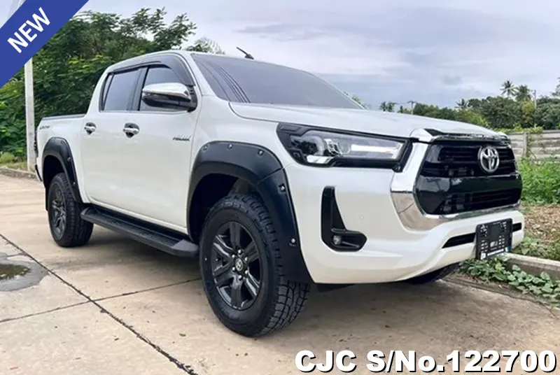 Toyota Hilux in White for Sale Image 0