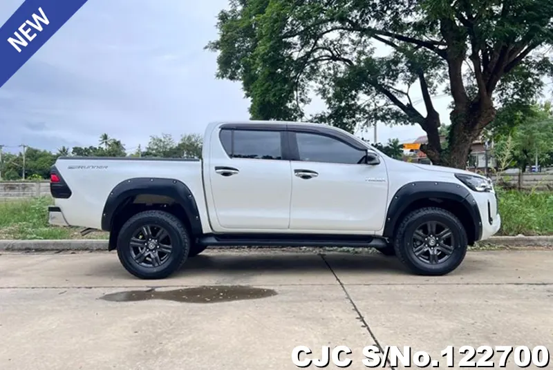 Toyota Hilux in White for Sale Image 5