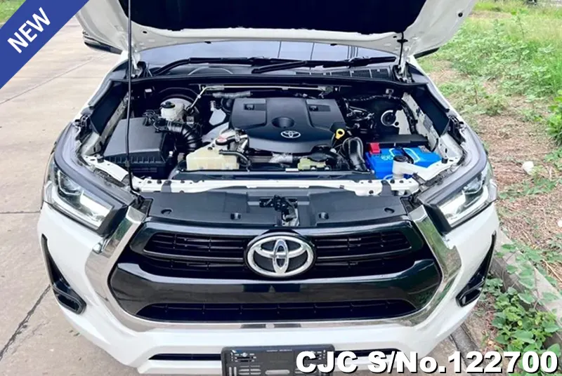 Toyota Hilux in White for Sale Image 11