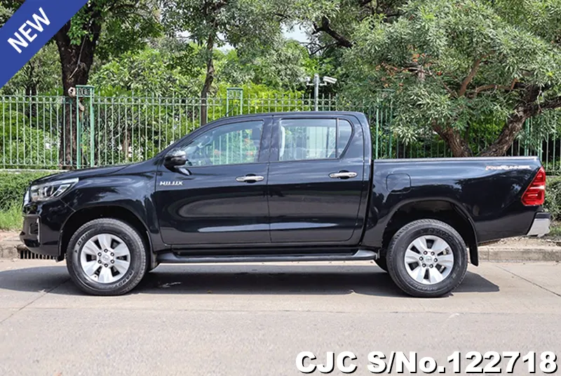 Toyota Hilux in Black for Sale Image 4