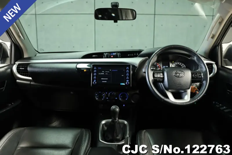 Toyota Hilux in White for Sale Image 4