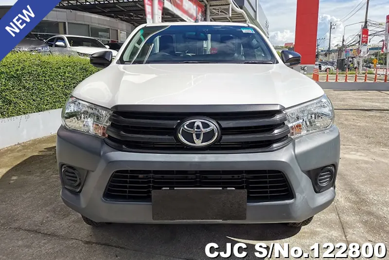Toyota Hilux in White for Sale Image 2