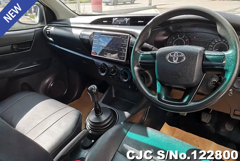 Toyota Hilux in White for Sale Image 4