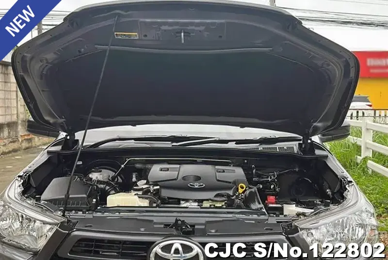 Toyota Hilux in Gray for Sale Image 5