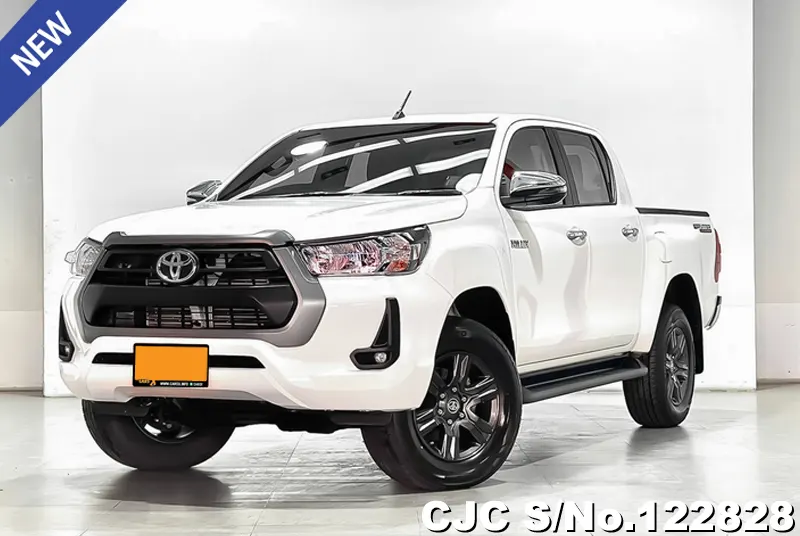 Toyota Hilux in White for Sale Image 0