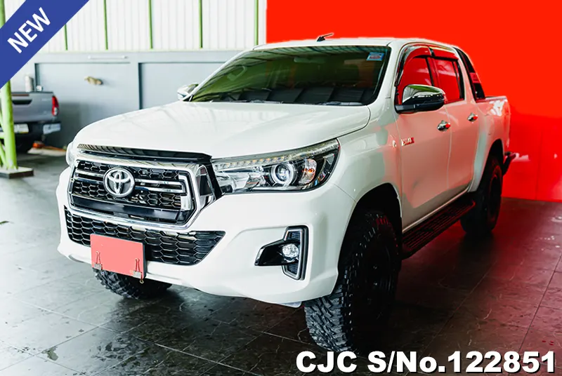Toyota Hilux in White for Sale Image 0
