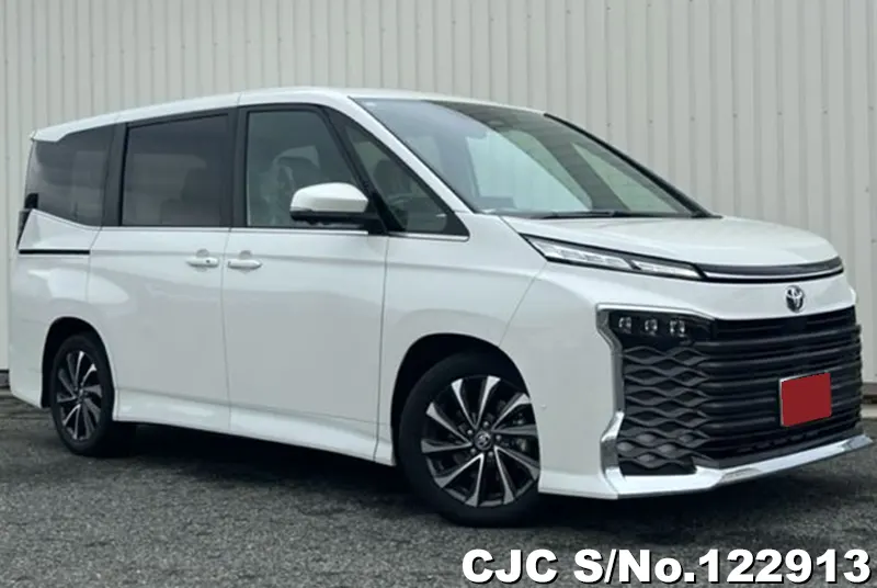Toyota / Voxy 2024