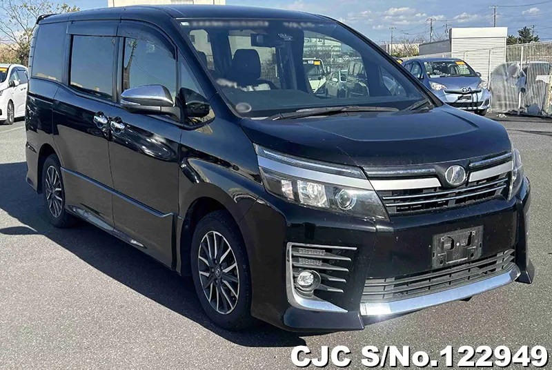 Toyota / Voxy 2016