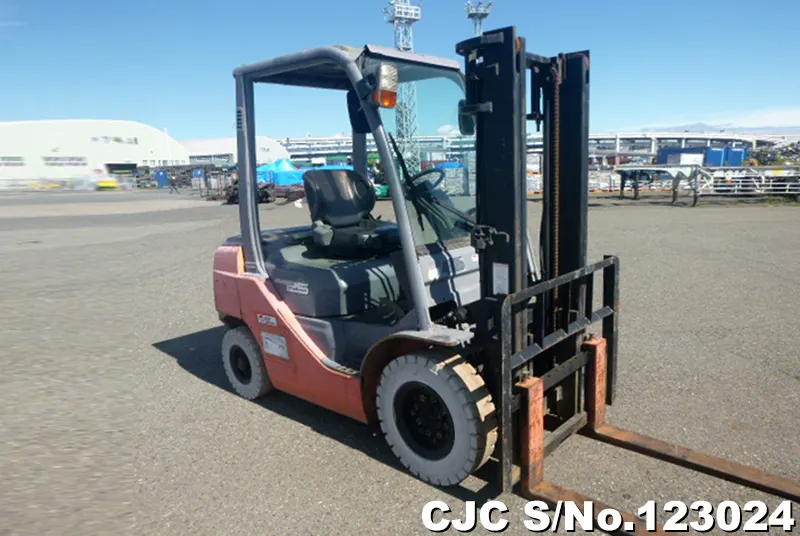 2007 Toyota / 8FD25 Forklift  8FD25