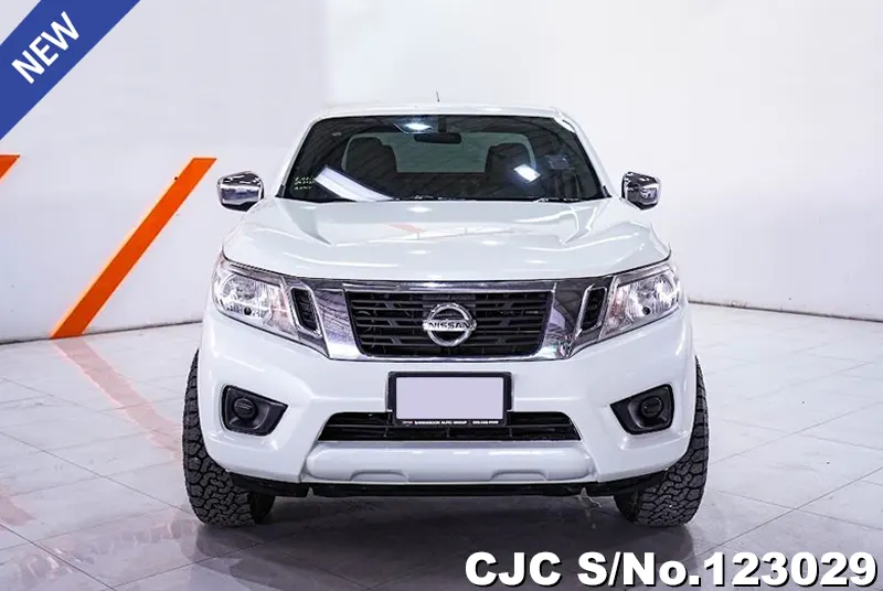 Nissan Navara in White for Sale Image 4