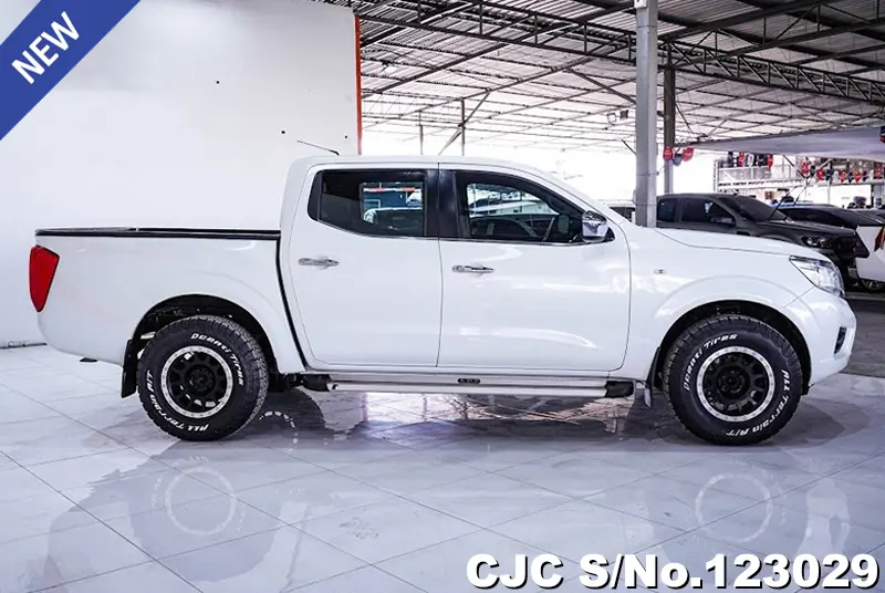 Nissan Navara in White for Sale Image 6