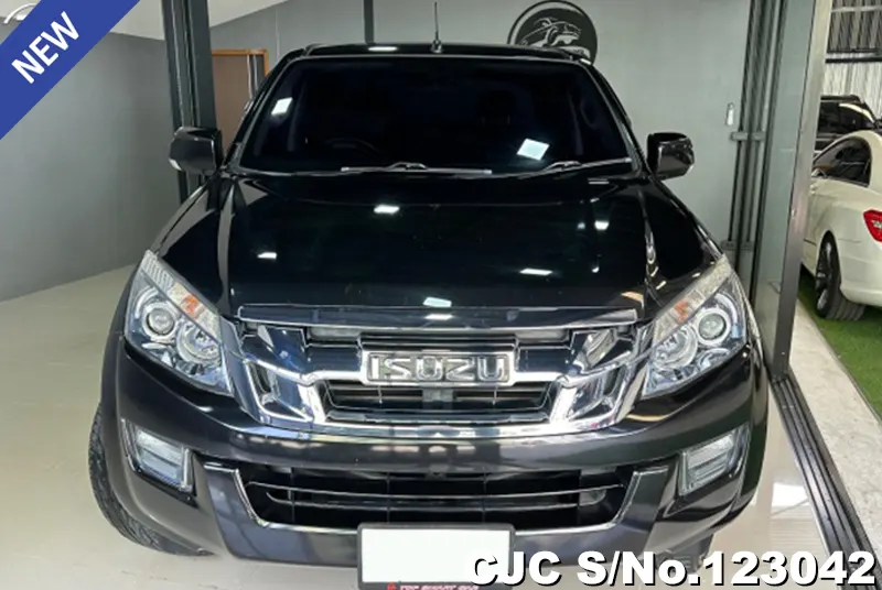 Isuzu D-Max in Black for Sale Image 3