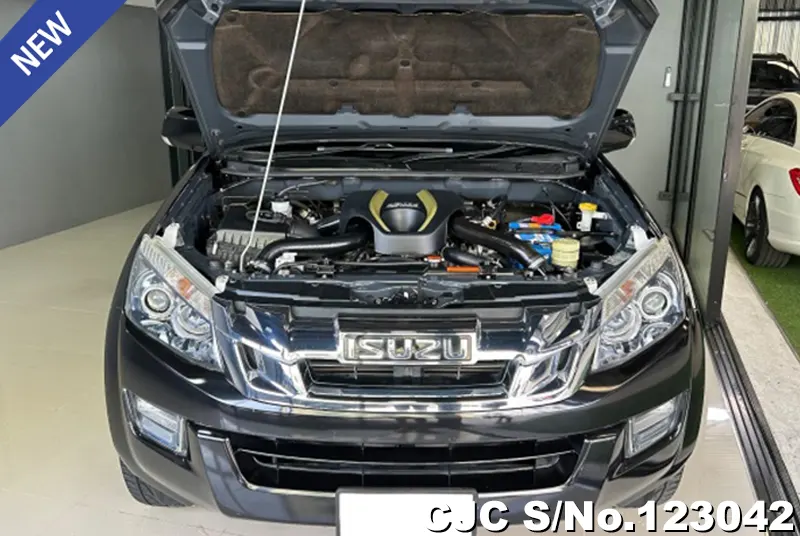 Isuzu D-Max in Black for Sale Image 7