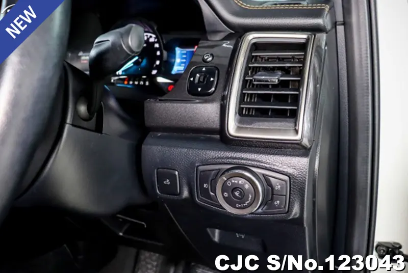 Ford Ranger in White for Sale Image 10