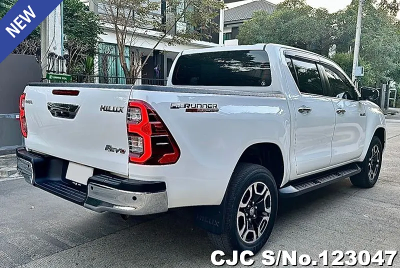 Toyota Hilux in White for Sale Image 1