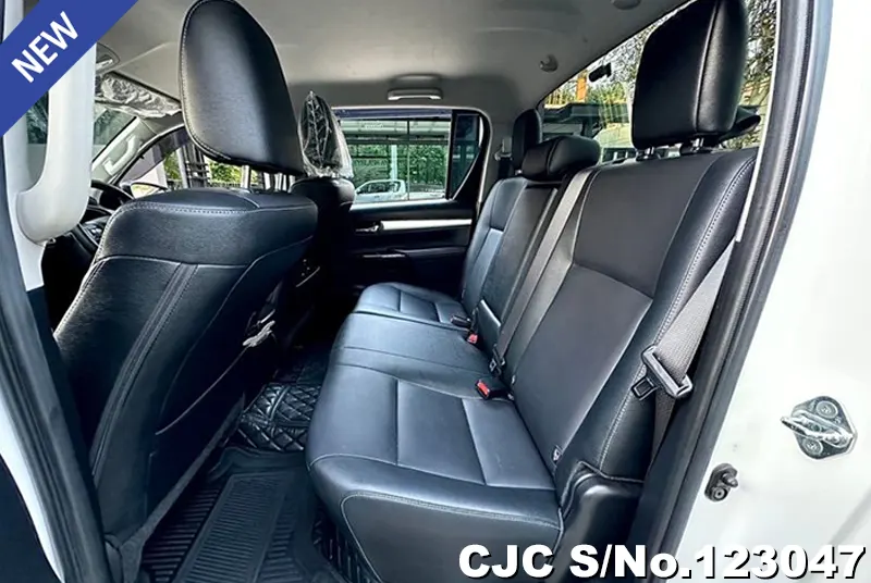 Toyota Hilux in White for Sale Image 7