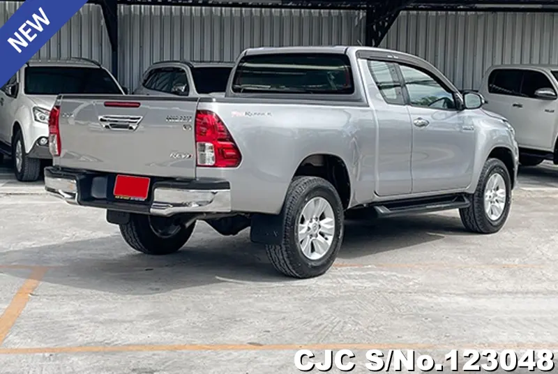 Toyota Hilux in Gray for Sale Image 1