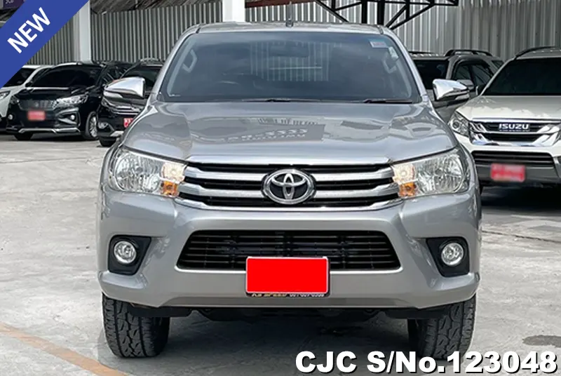 Toyota Hilux in Gray for Sale Image 3