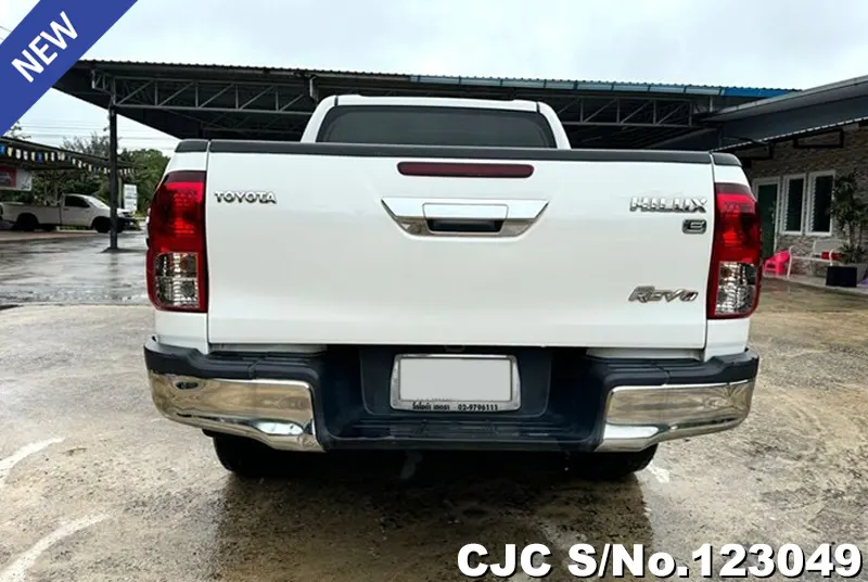 Toyota Hilux in White for Sale Image 5