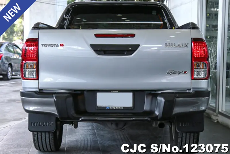 Toyota Hilux in Gray for Sale Image 3