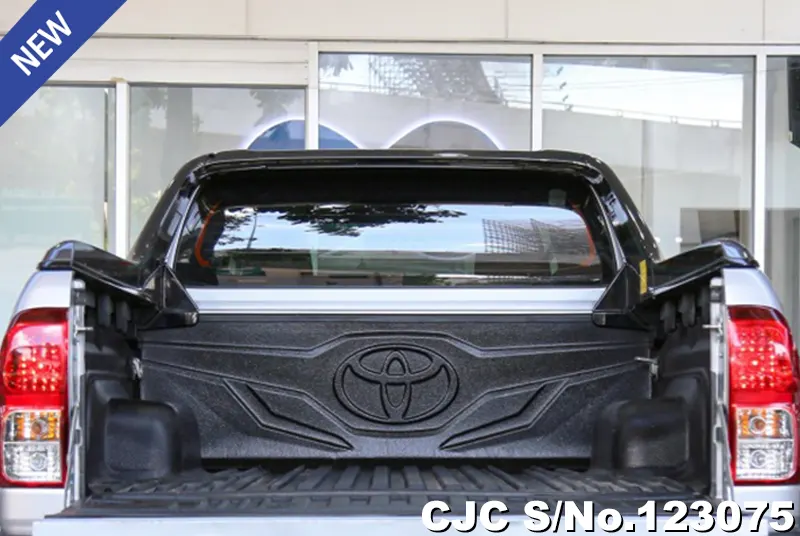 Toyota Hilux in Gray for Sale Image 4