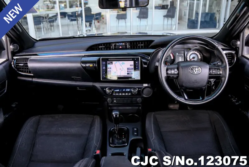 Toyota Hilux in Gray for Sale Image 5