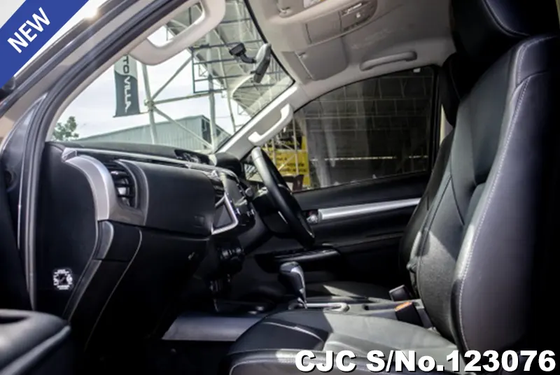 Toyota Hilux in Gray for Sale Image 6