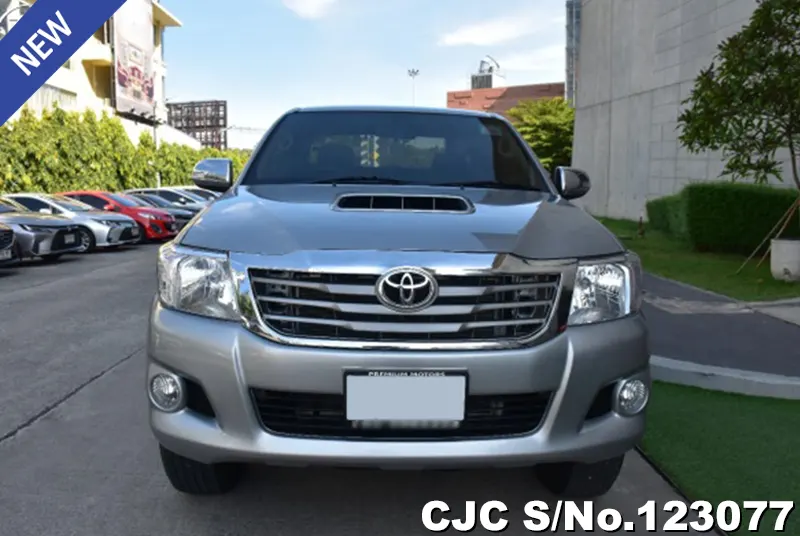 Toyota Hilux in Gray for Sale Image 2