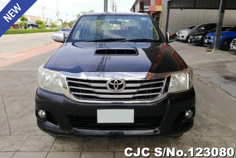 Toyota Hilux in Black for Sale Image 2