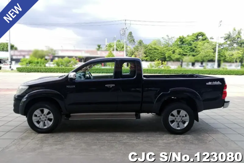 Toyota Hilux in Black for Sale Image 4