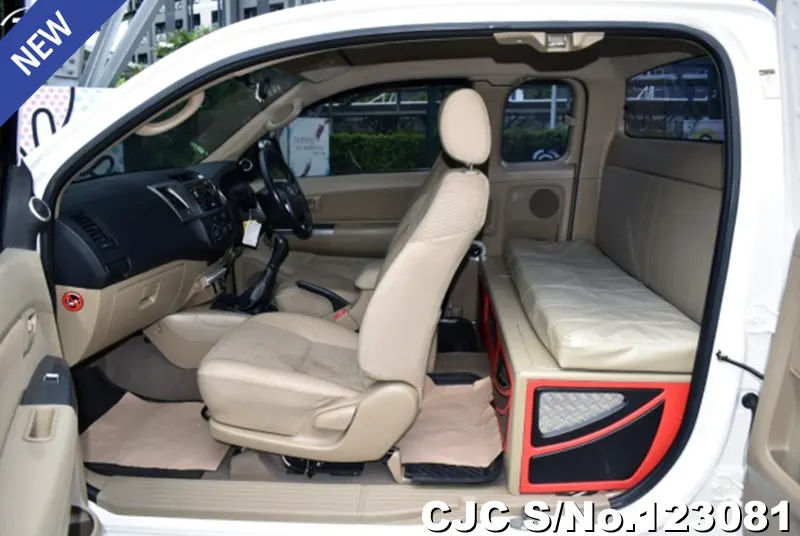 Toyota Hilux in White for Sale Image 7